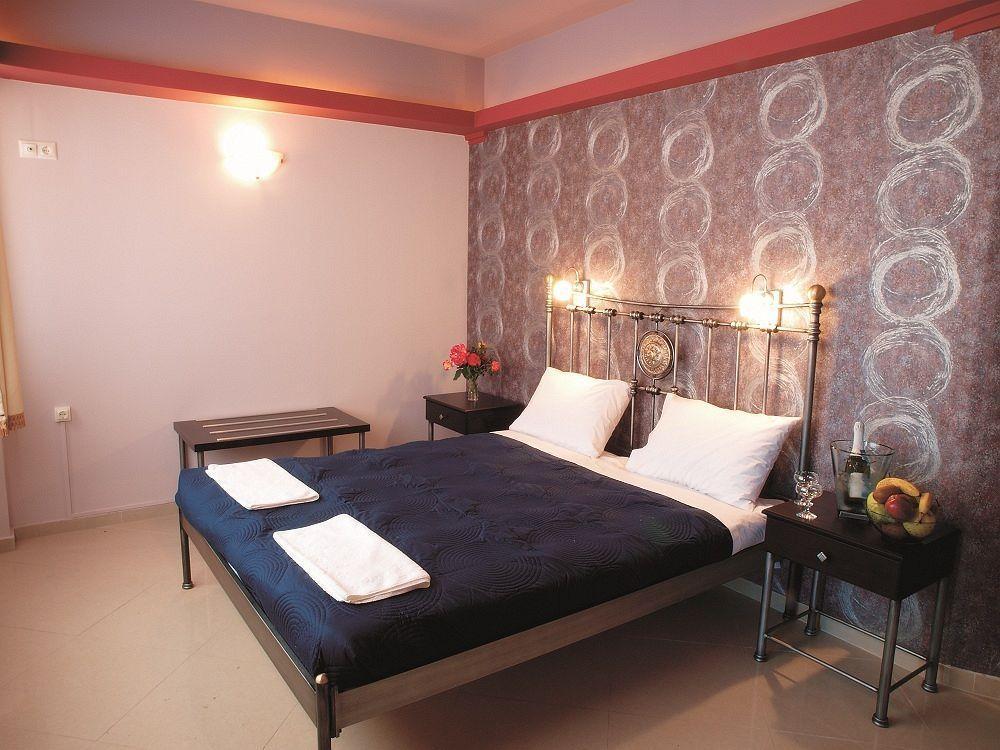Niriides Beach Hotel Réthimno Kültér fotó