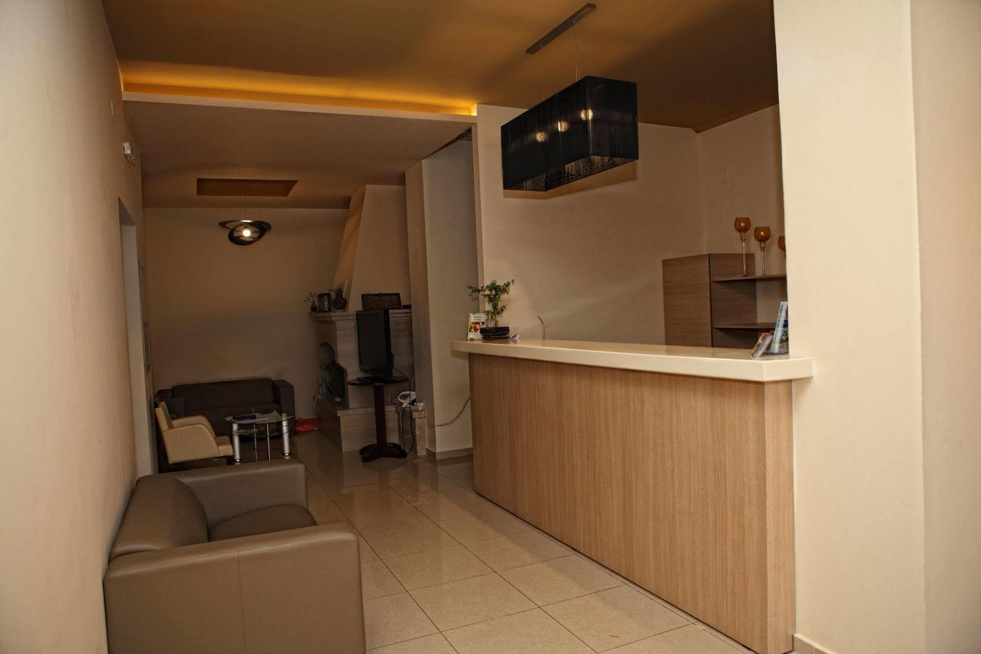 Niriides Beach Hotel Réthimno Kültér fotó