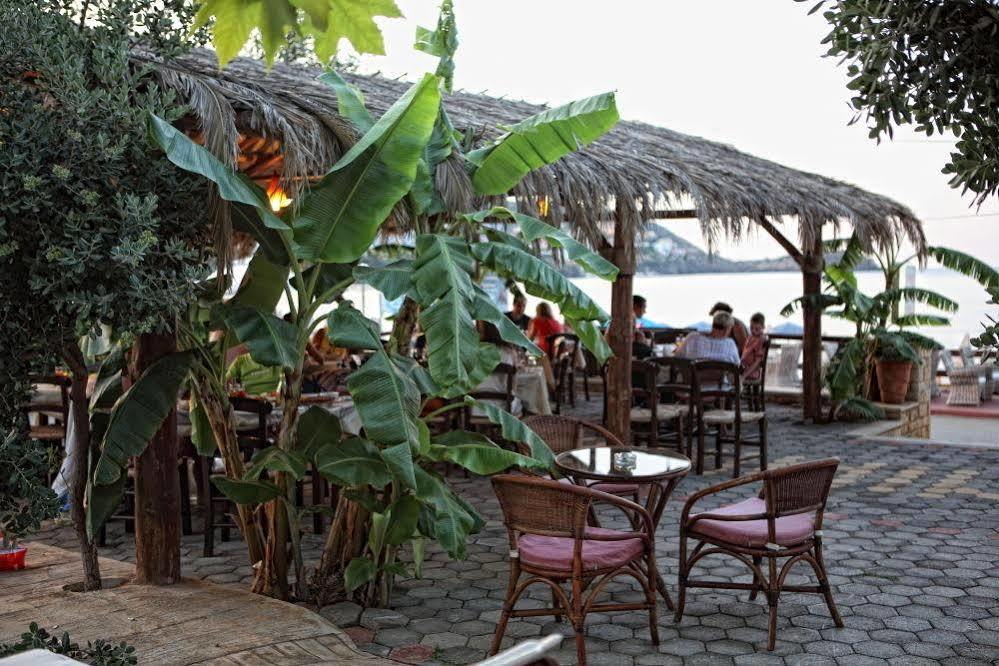 Niriides Beach Hotel Réthimno Kültér fotó