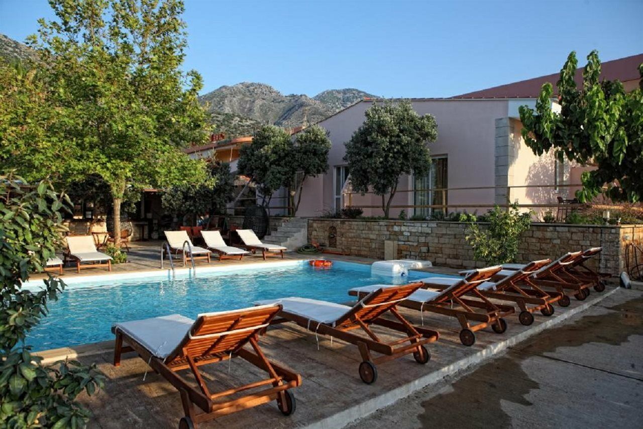 Niriides Beach Hotel Réthimno Kültér fotó